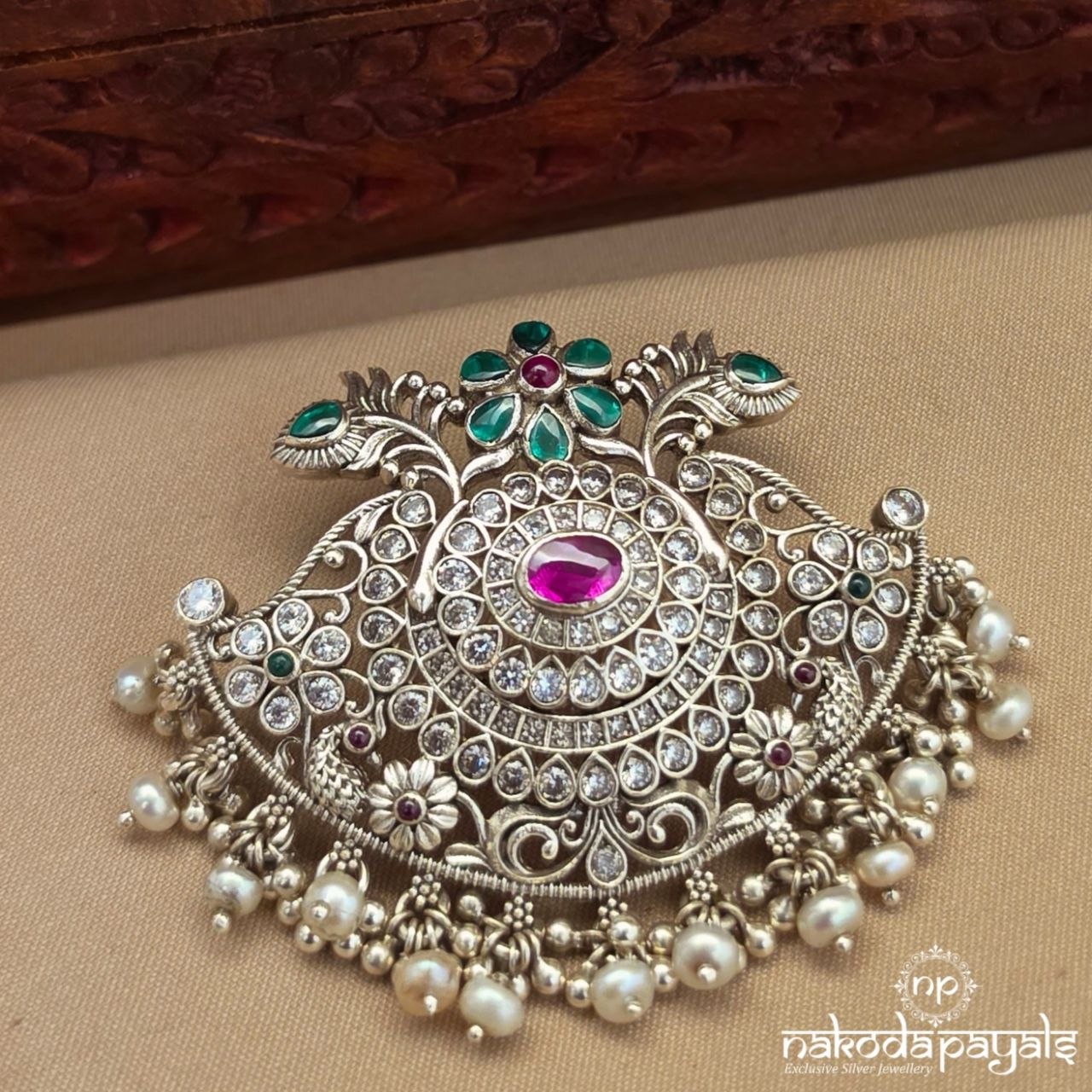 Exquisite Floral Pendant (P2664)