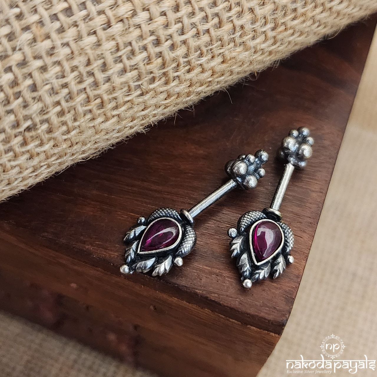 Unique Red Bugadi (St2955)