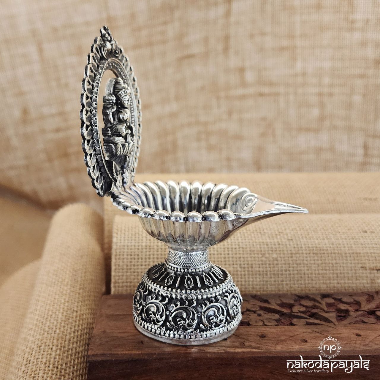 Leafy Kamakshi Deepa (Aa1239)