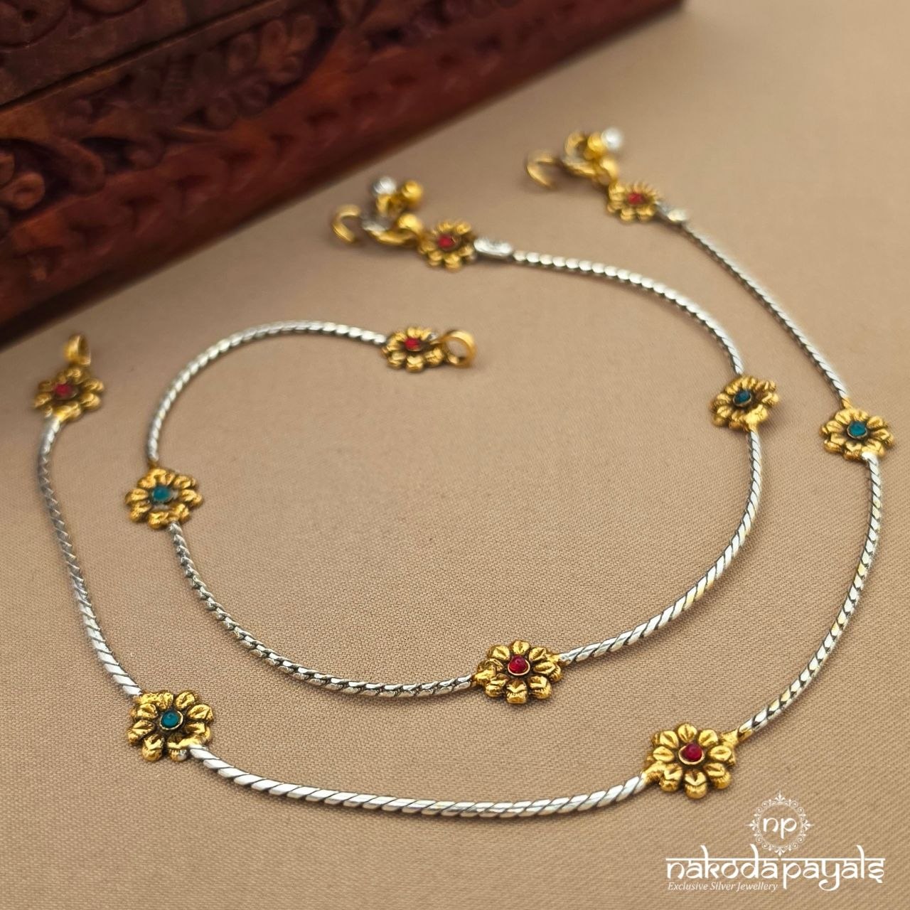 Gorgeous Floral Dual Tone Anklets (A7041)