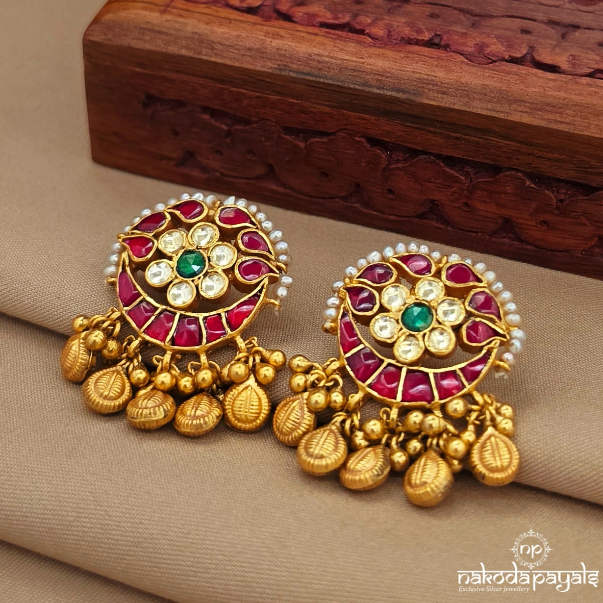 Kundan Floral Pearly Studs (Ge10950)