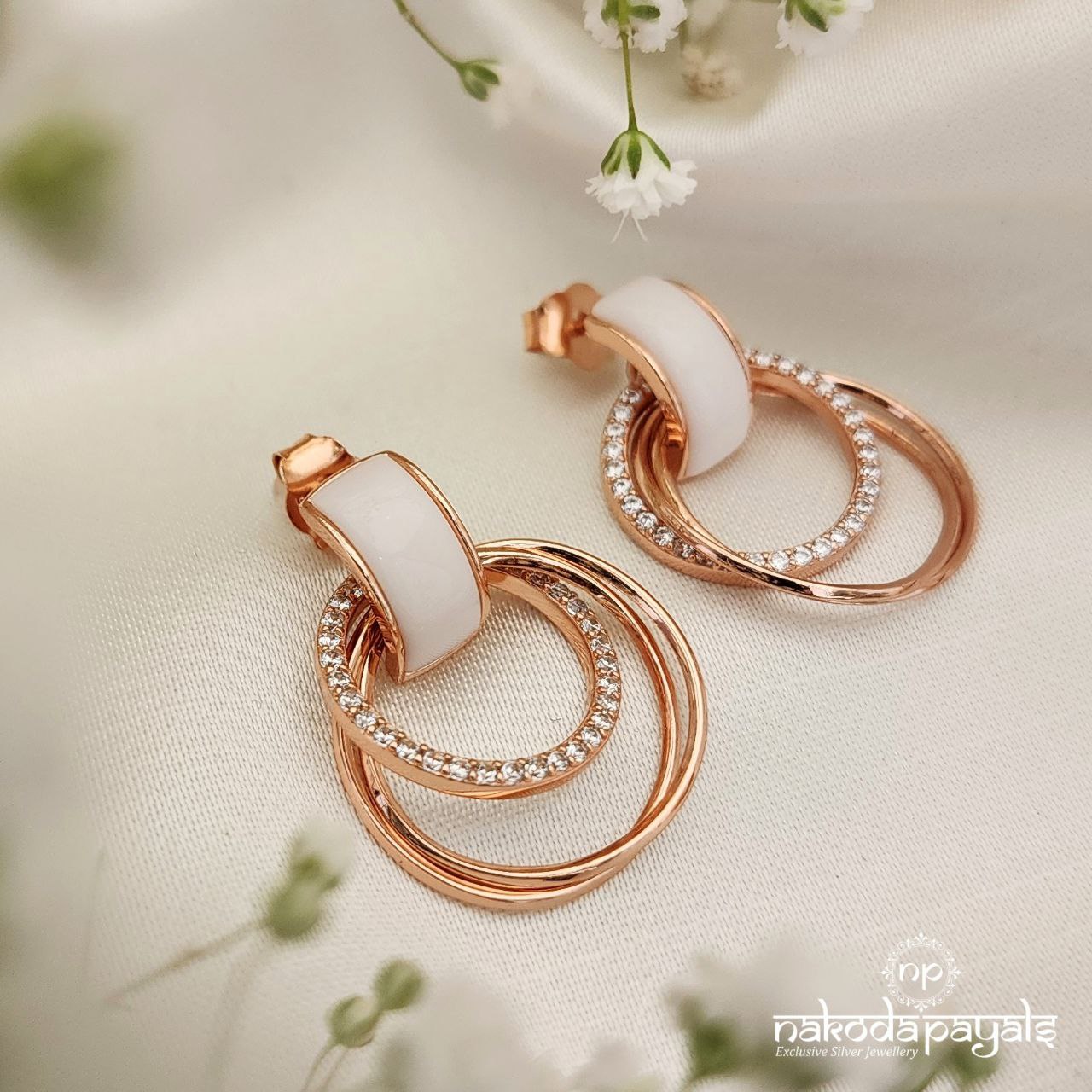 White Trio Ring MOP Earrings (St2837)