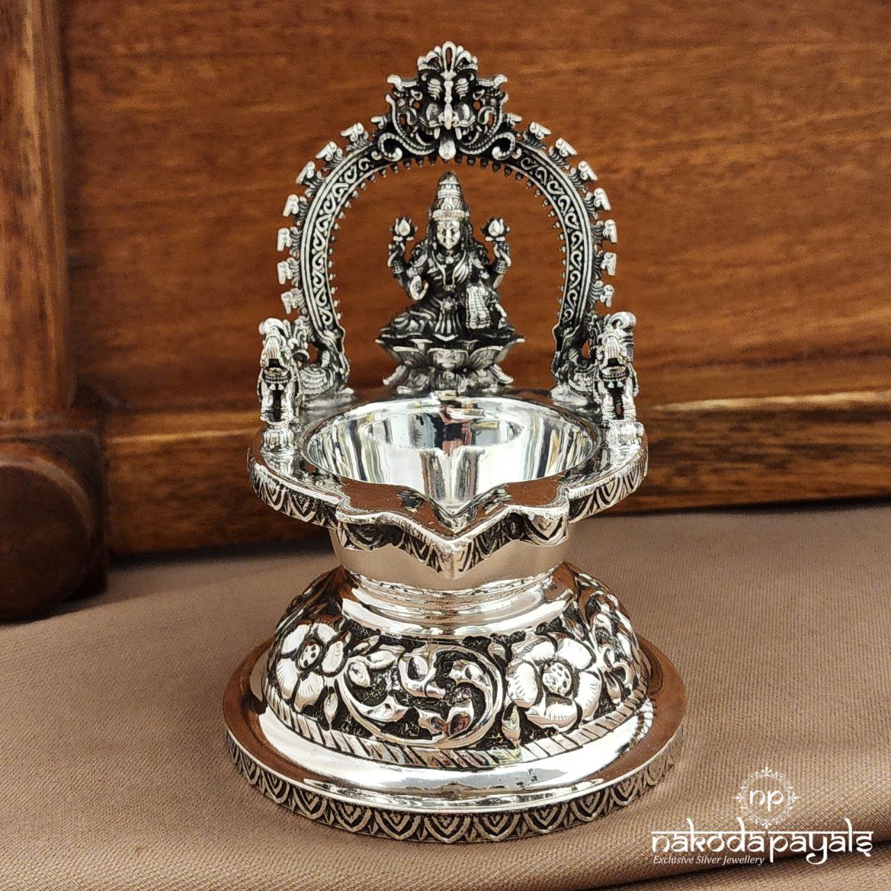 Oxidised Floral Kamakshi Deepam (Aa2509)