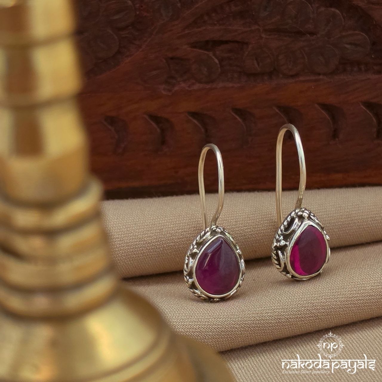 Exemplary Pink Hanging (H1718)