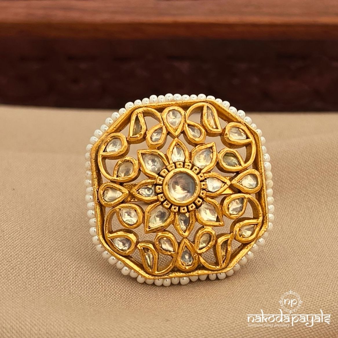 White Kundan Floral Finger Ring (F3007)