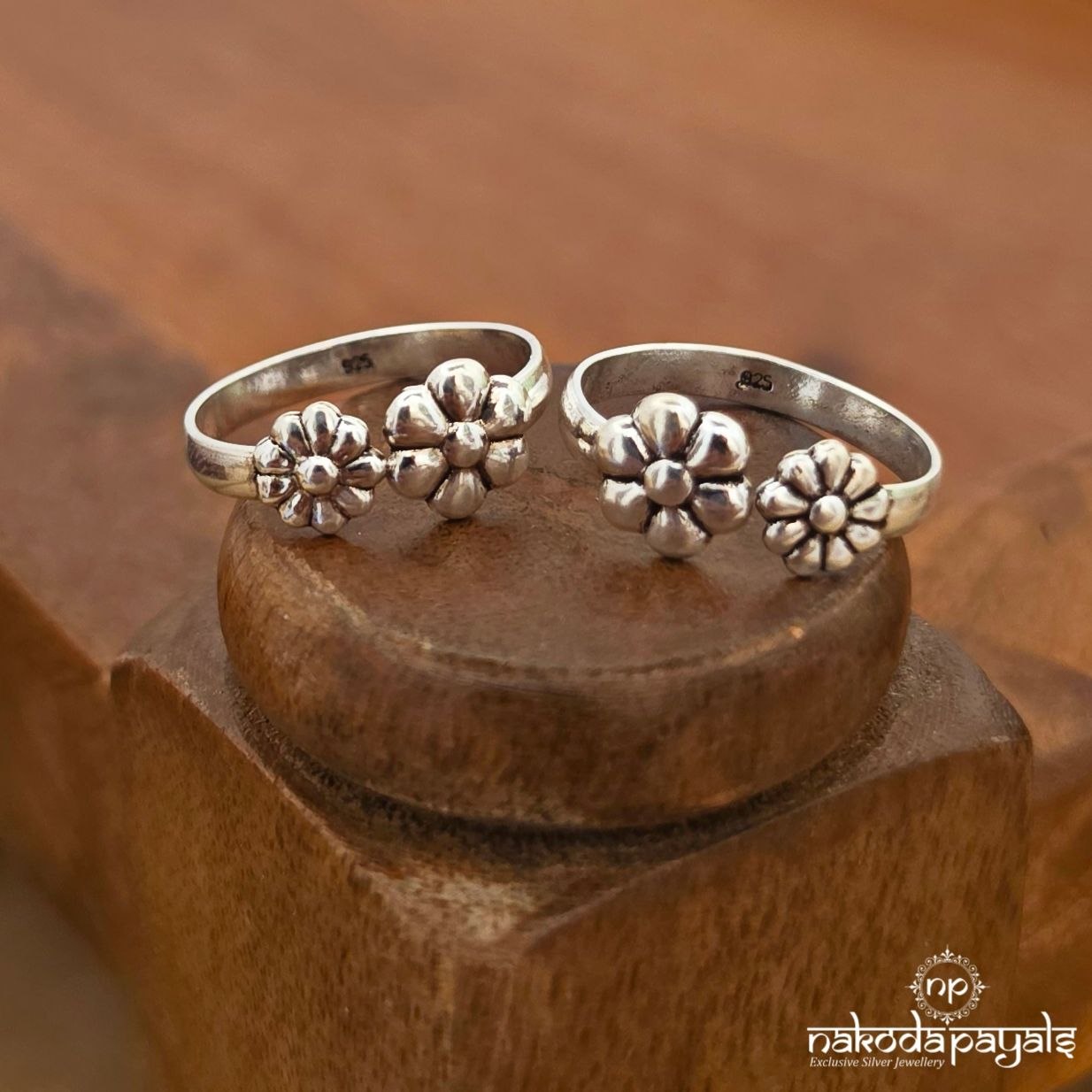 Twin Floral Toerings (T4893)
