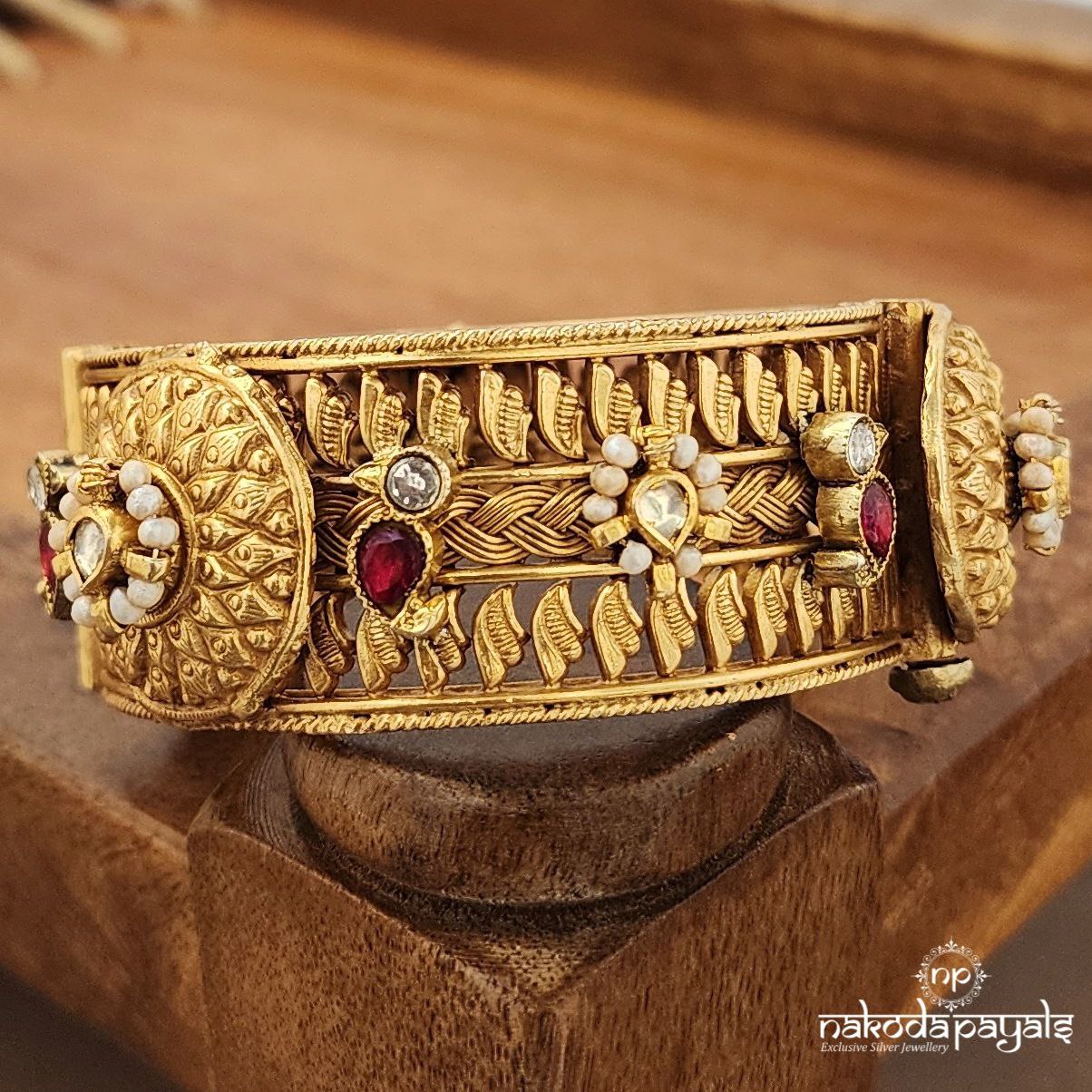 Kundan Pearled Screw Kada (Gk3215)