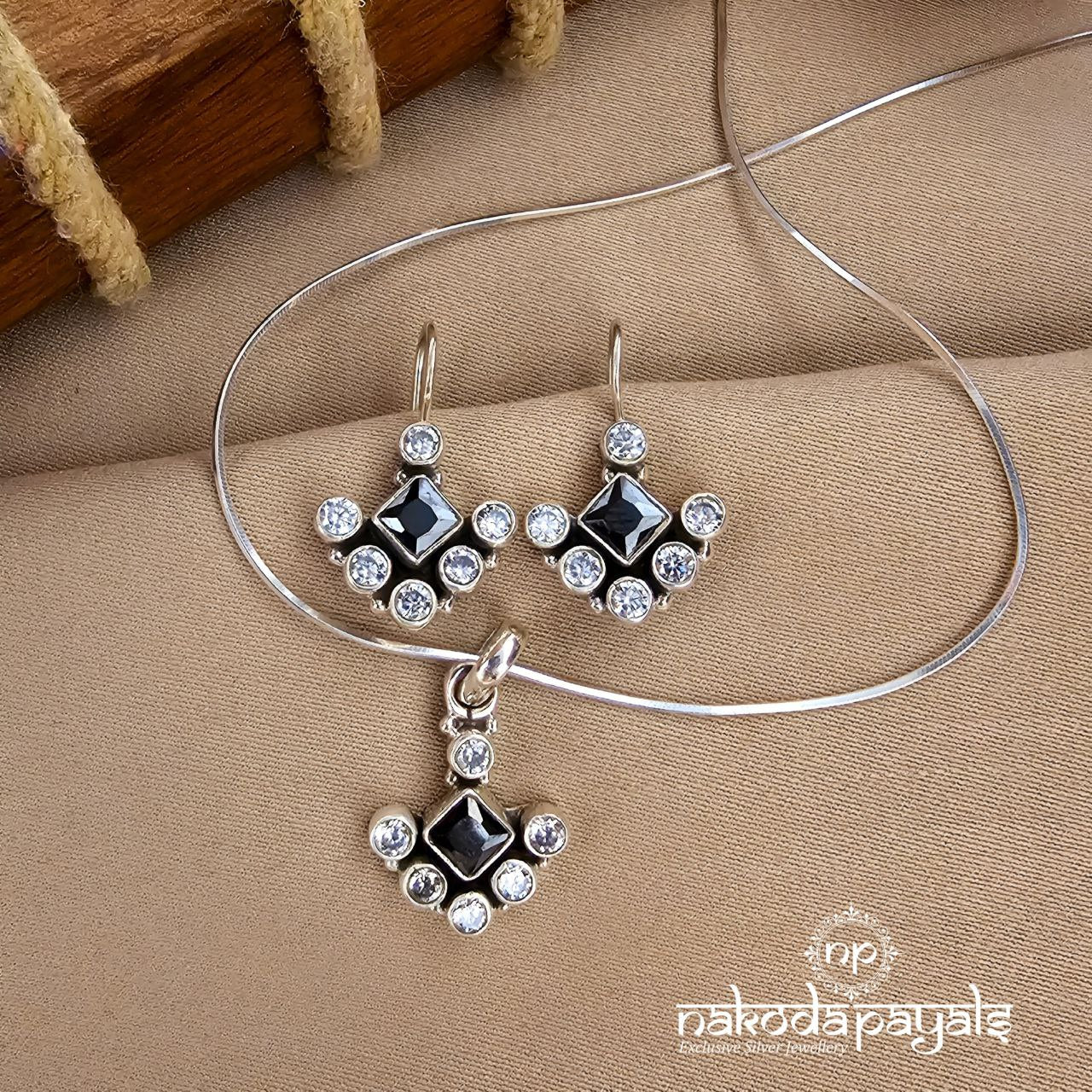 Black Pendant Set (N11521)