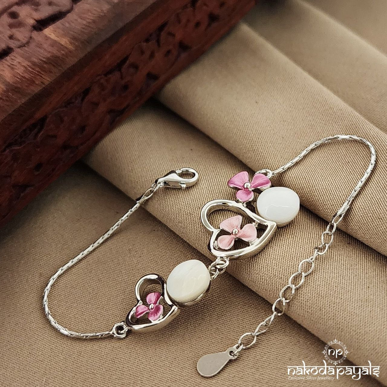 Pretty Heart With Flower Bracelet (Br1550)