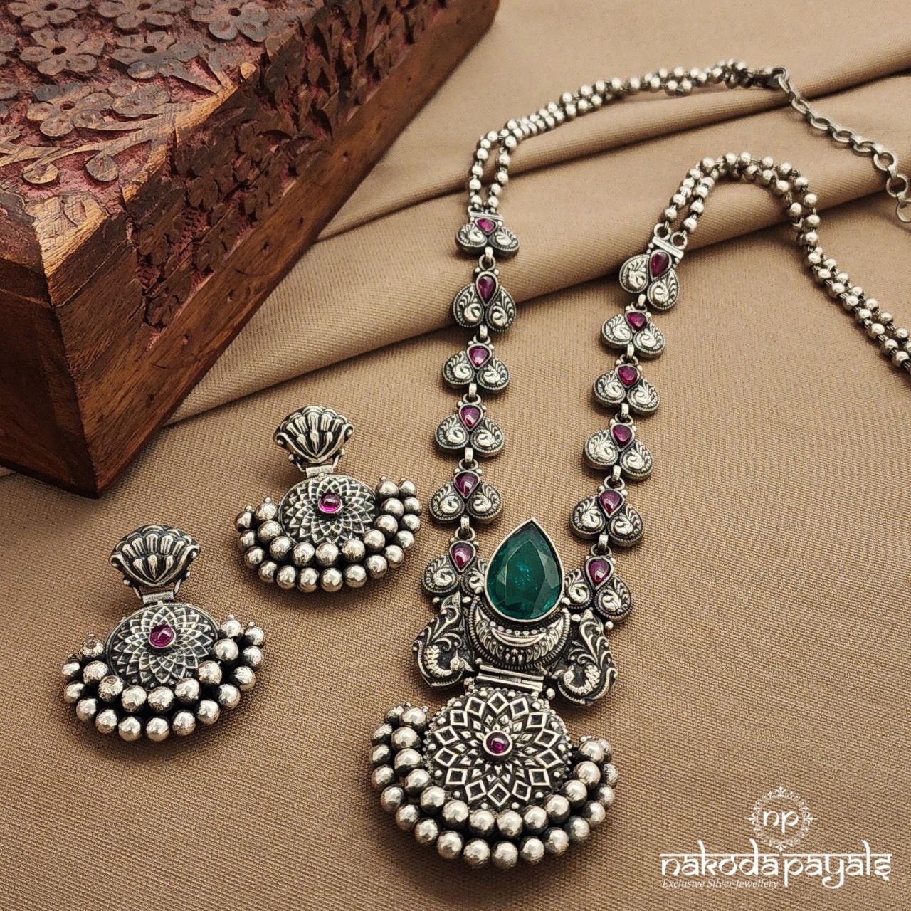 Green Drop Neckpiece With Earrings (N11399)