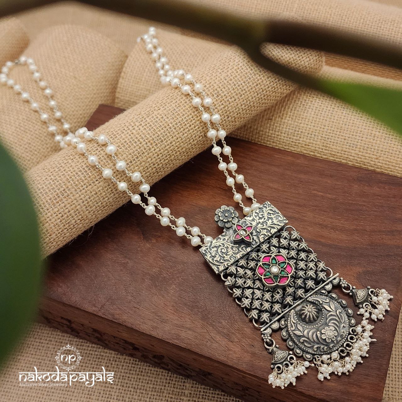 Elegant Oxidised Pearl Neckpiece (N10074)