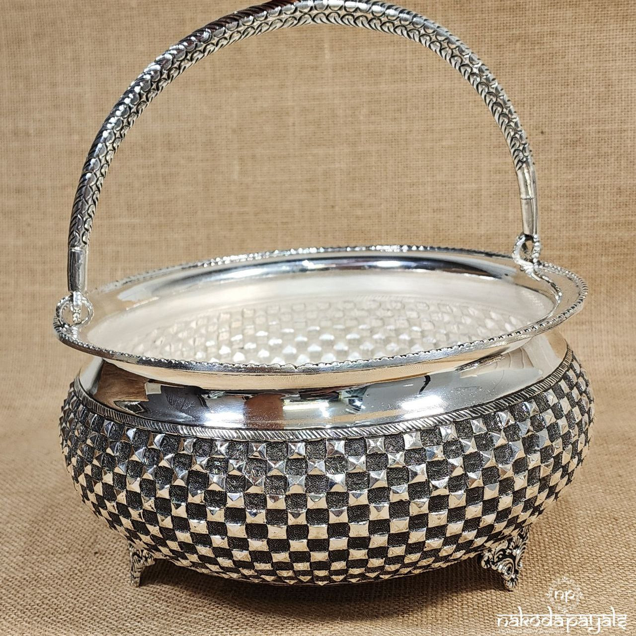 Oxidised Square Carved Basket (Aa1529)