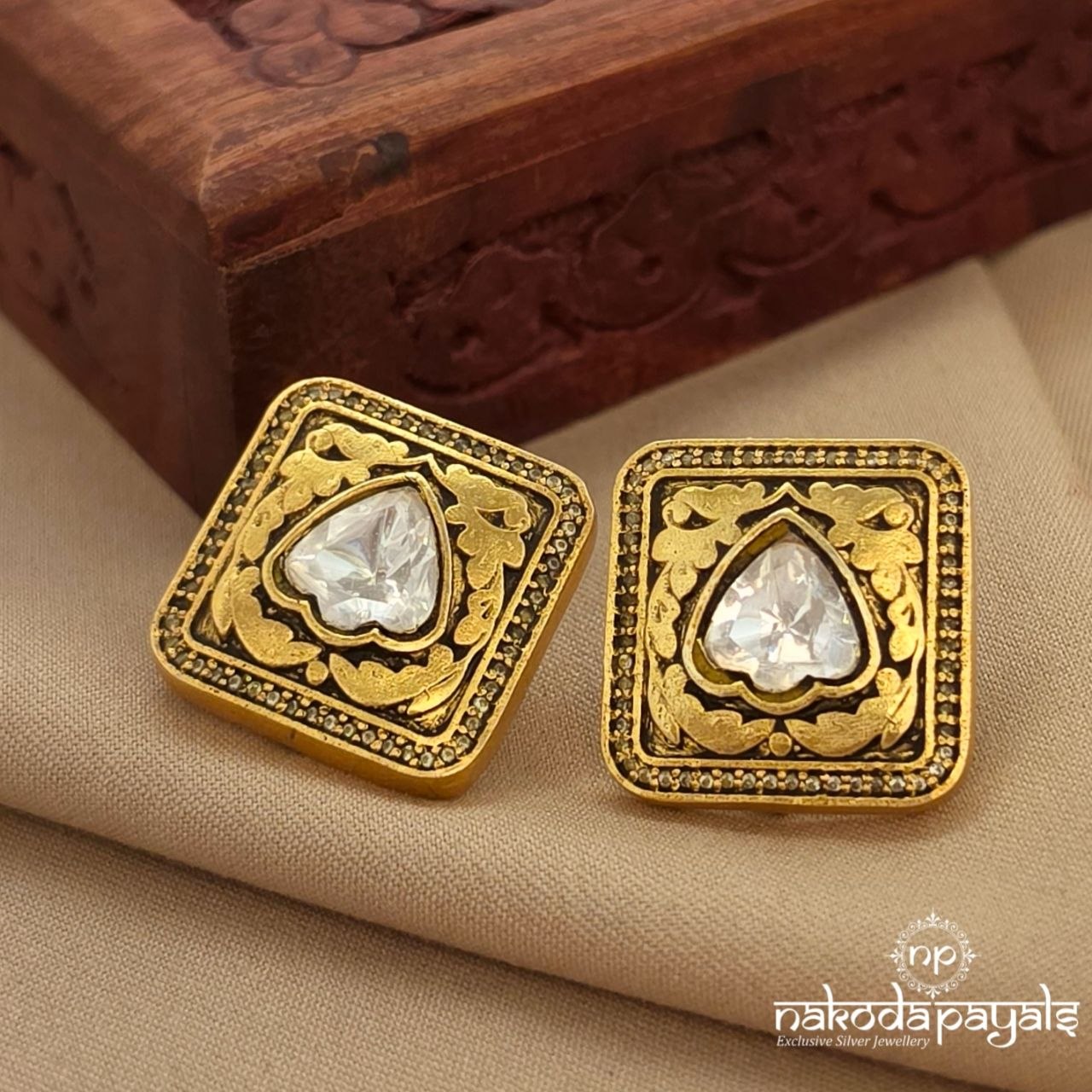 Squarish Unique Studs (Ge10708)