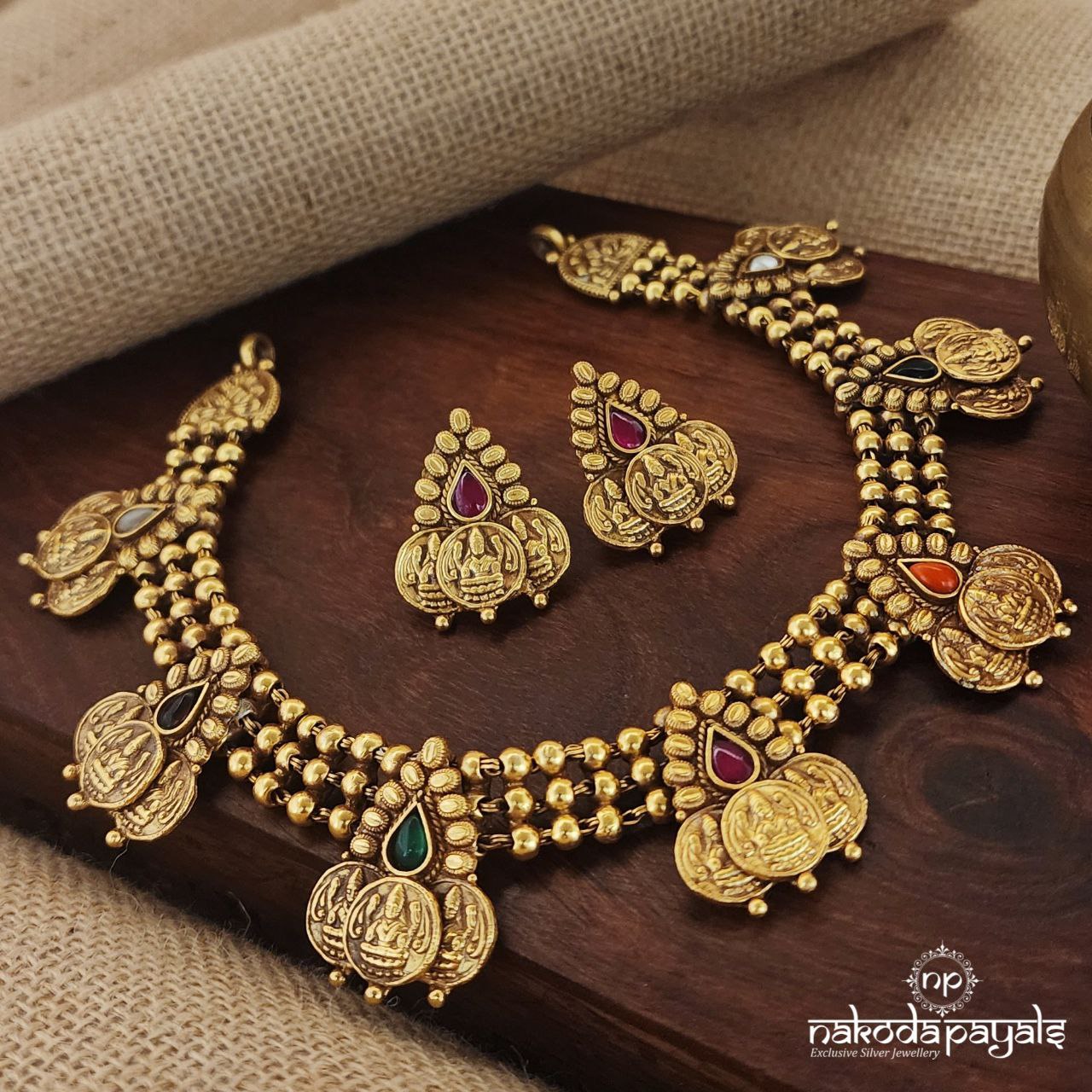 MultiColor Lakshmi Neckpiece With Earrings (Gn8222)