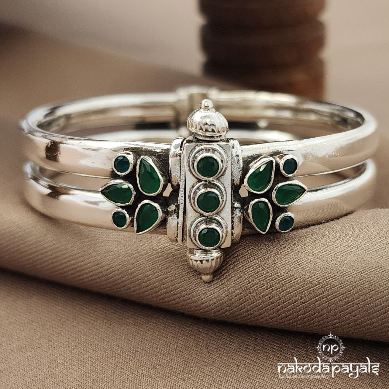 Gorgeous Green Screw Kada (K6195)