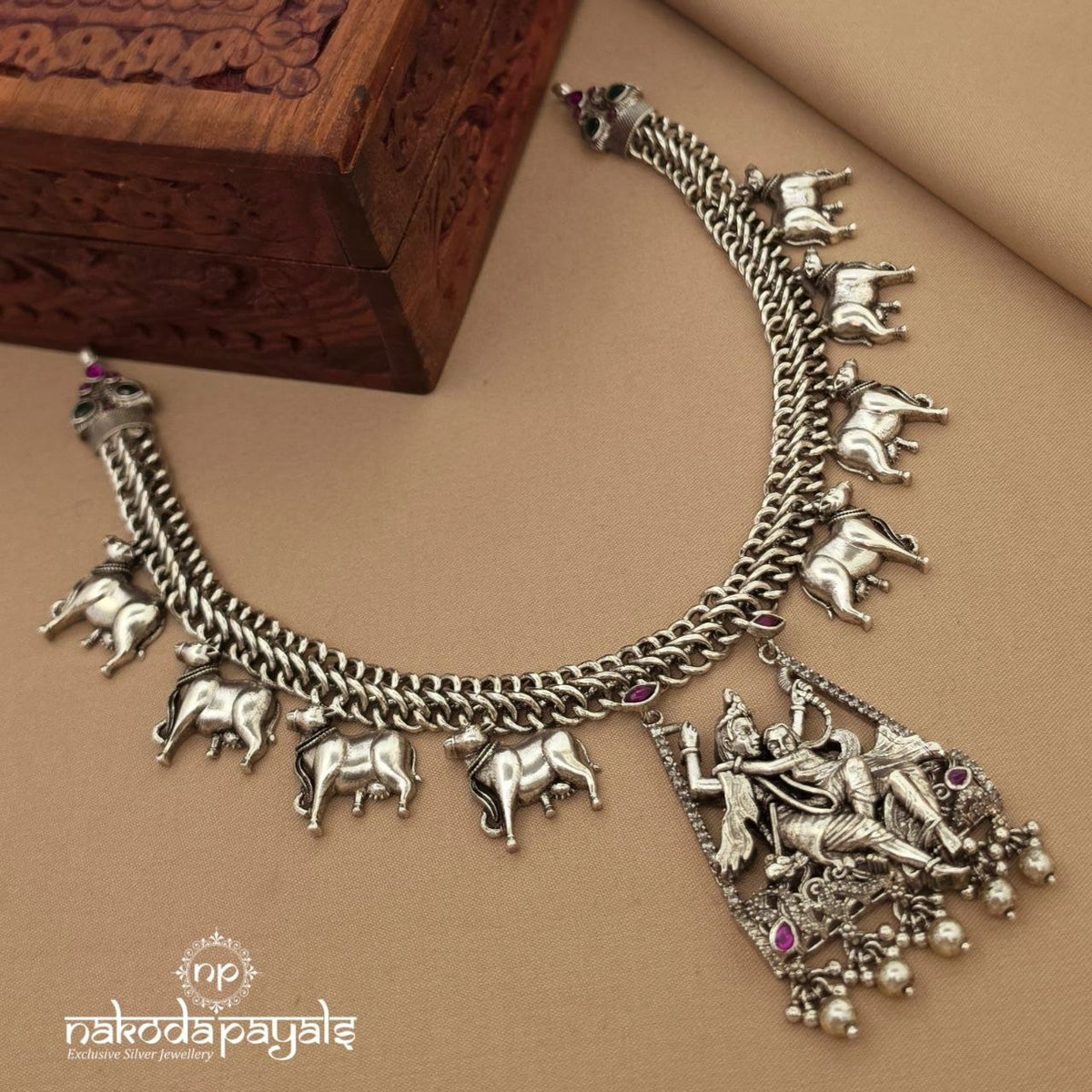 Radhakrishnan Nandhi Neckpiece (N12142)