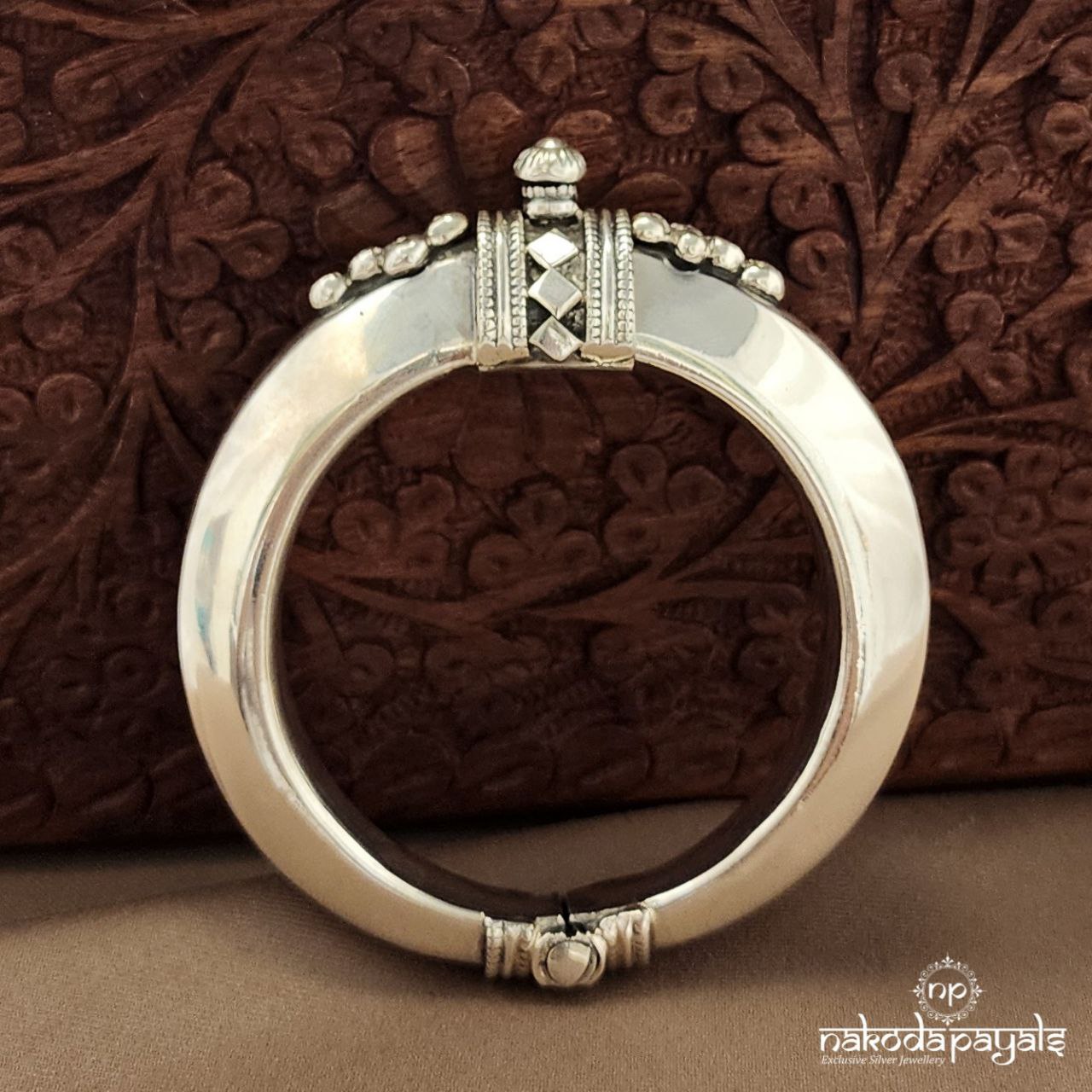 Shinney Plain Screw Kada (K6189)