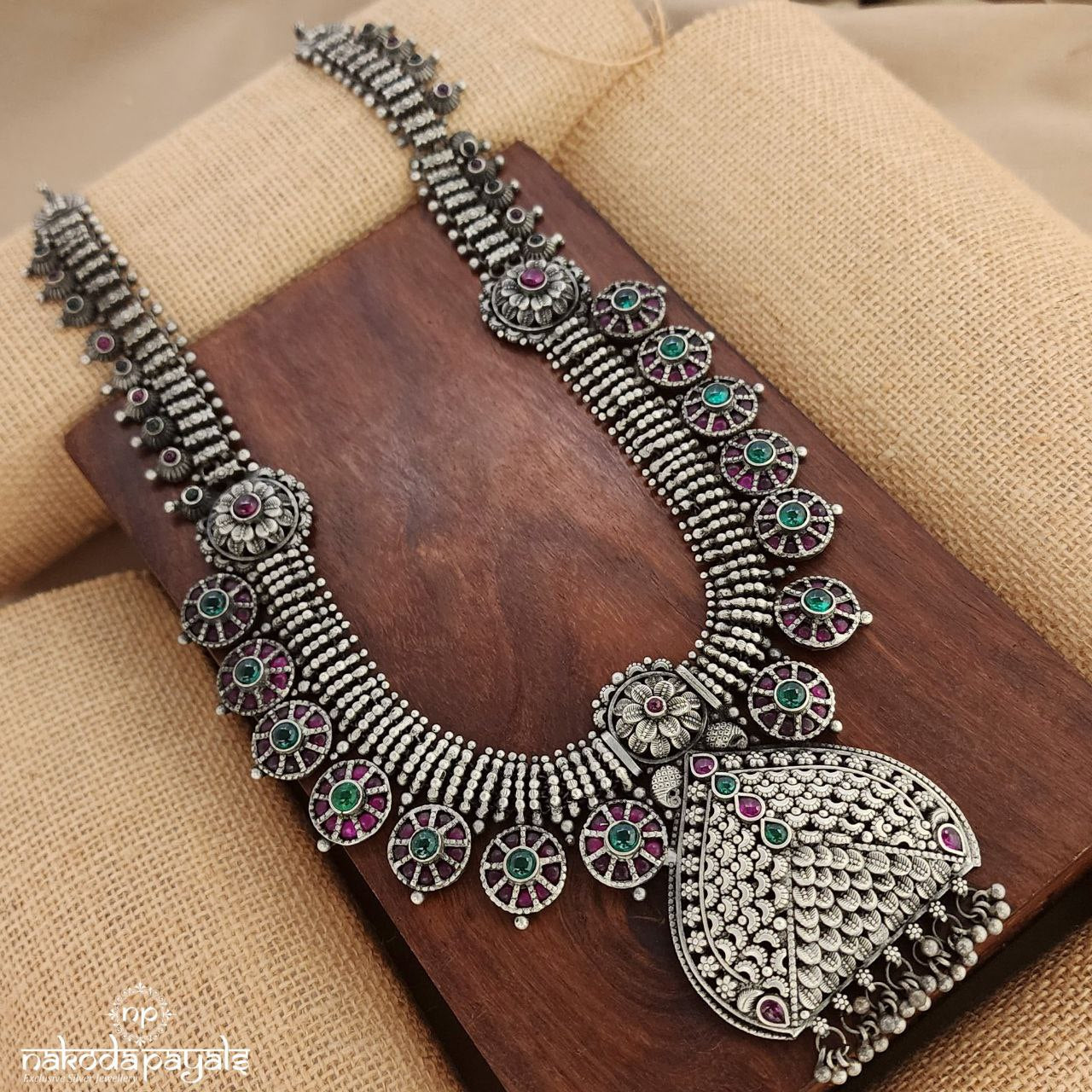 Kemp Leafy Long Neckpiece (N10723)