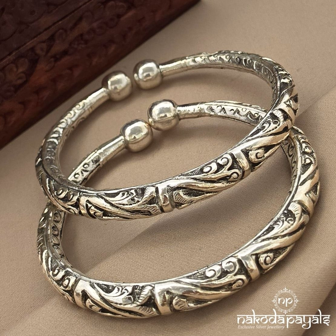 Mesmerizing Ankle Kada (T2369)