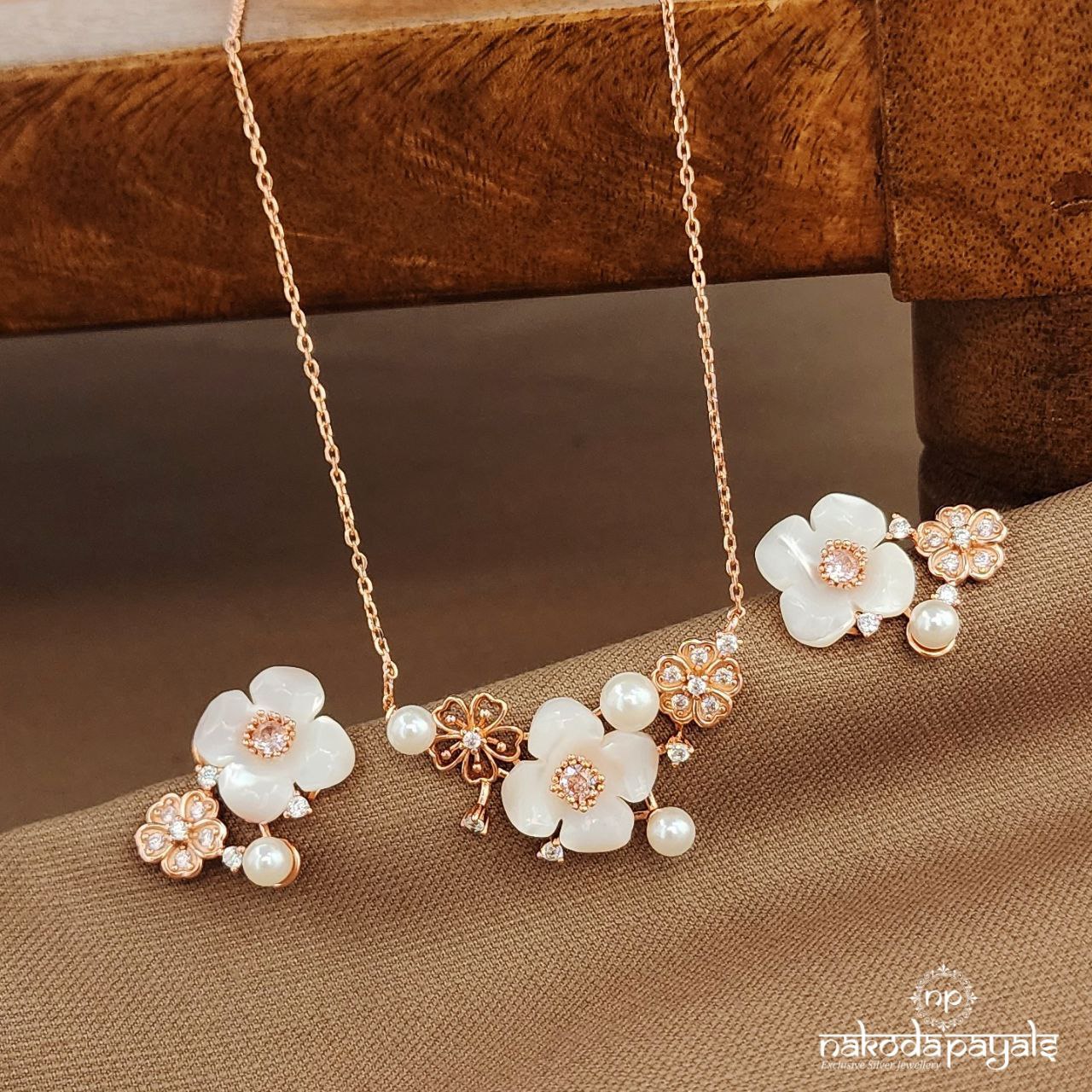 Floral MOP Pendant Set (St3895)