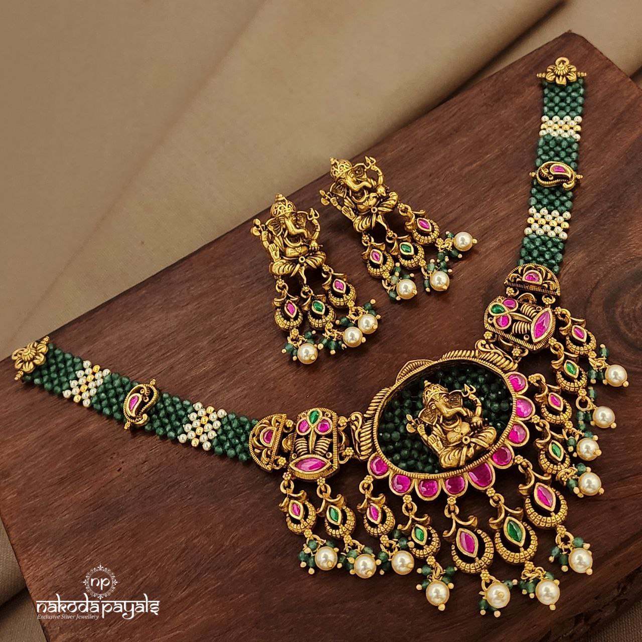 Ganesha Kundan Neckpiece With Earrings (Gn9926)