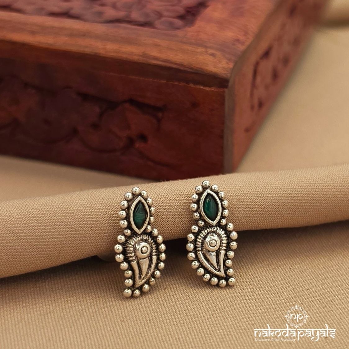 Cutsy Mango Studs (S9725)
