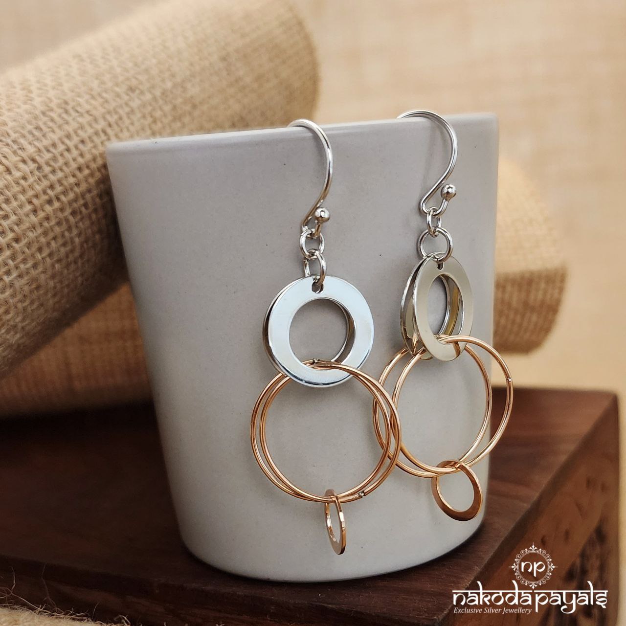 Swinging Circles Dangling Hangings (St2922)