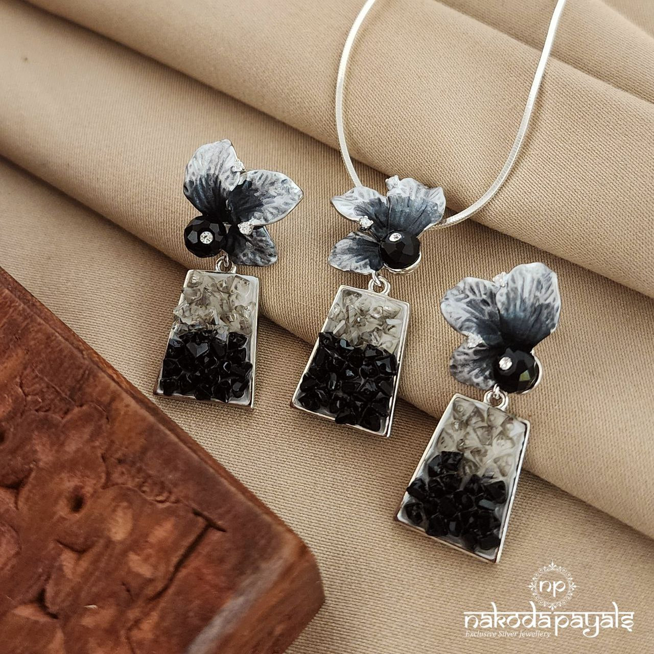 Crystal Black Pendant With Earrings (St2713)