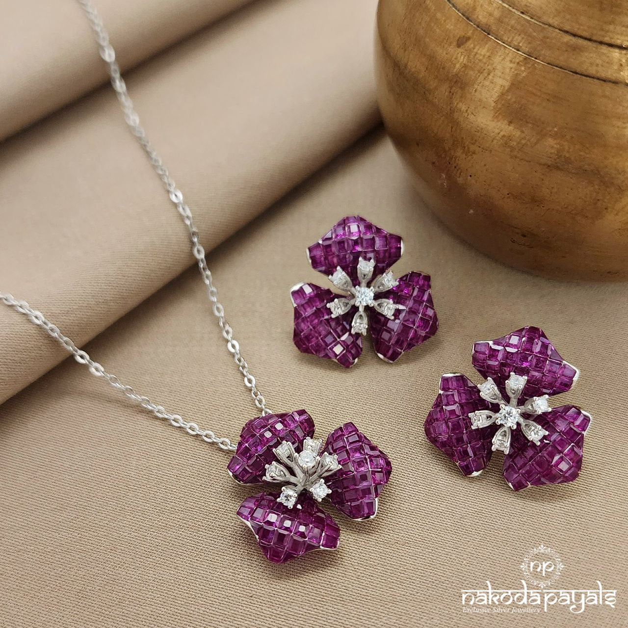 Pinkish Neckpiece With Earrings (St3465)