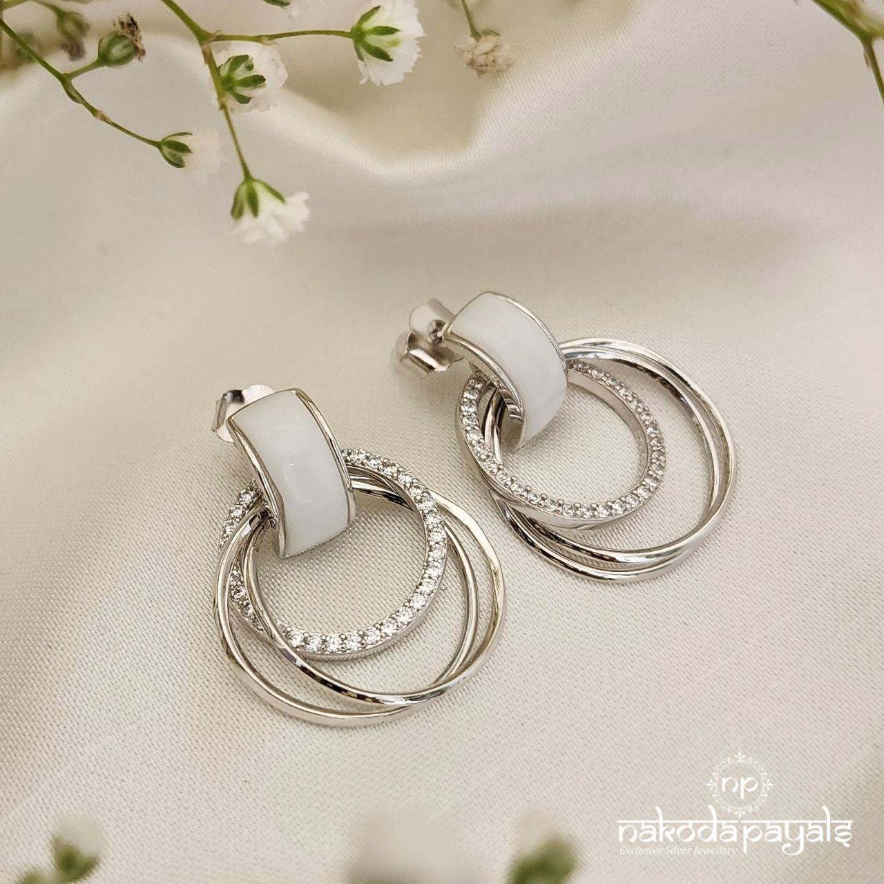 White Trio Ring MOP Earrings (St2838)