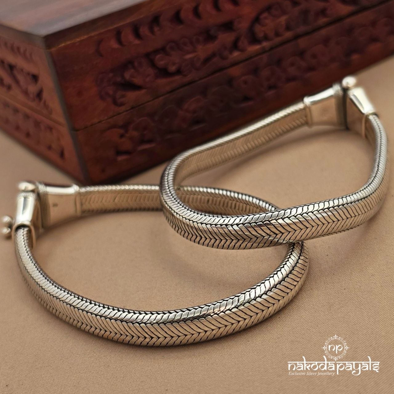 Graceful Oxidised Hyderabadi Anklet (A7027)