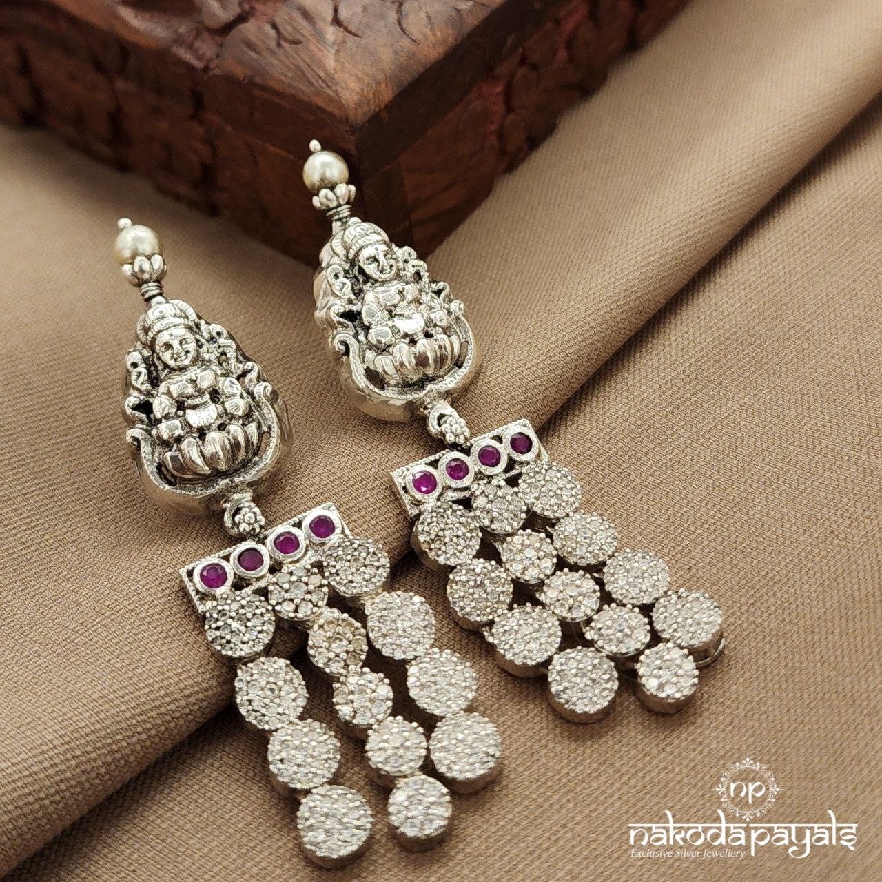 Sparkling White Floral Earrings (C3837)