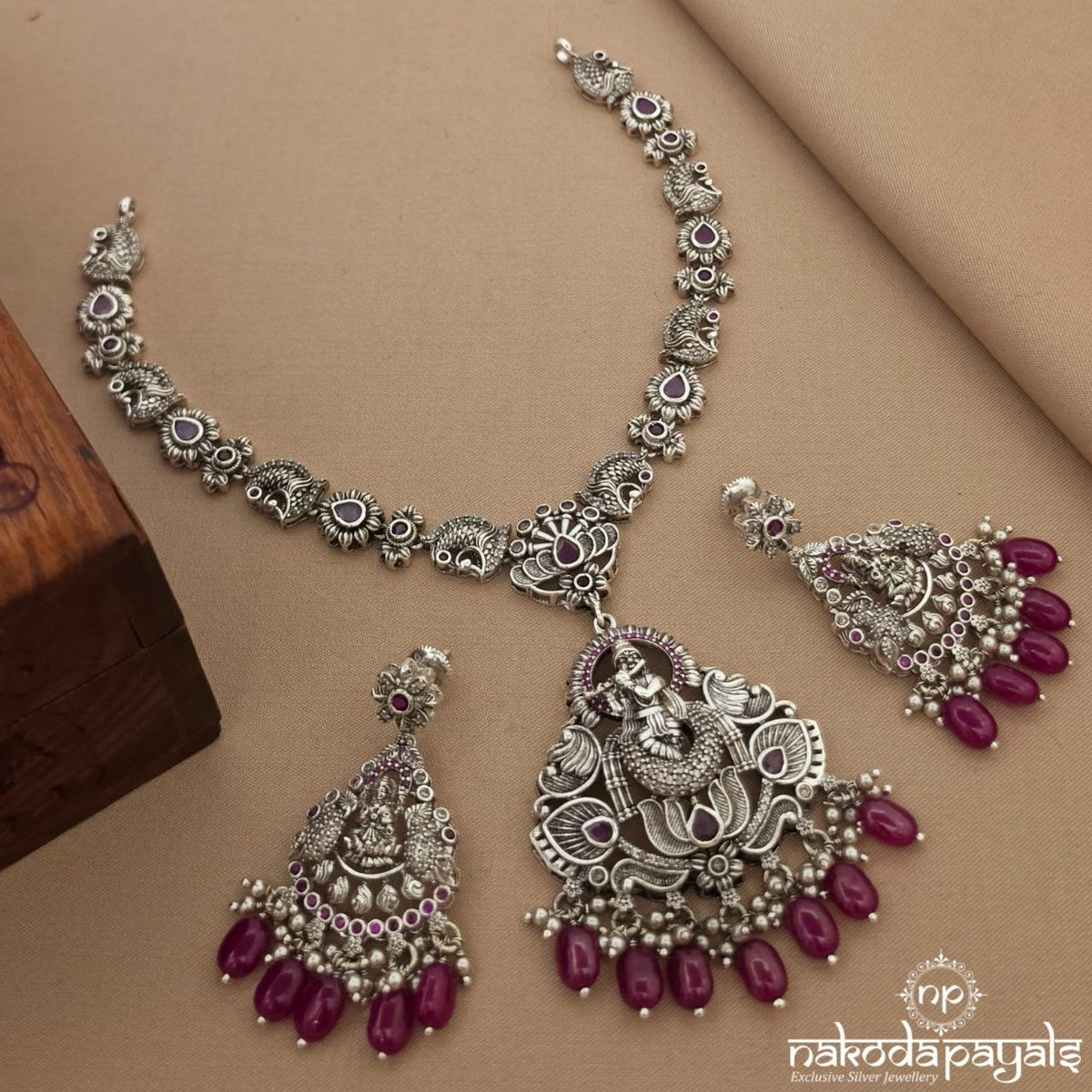 Divine Krishna Neckpiece With Earring (N12140)