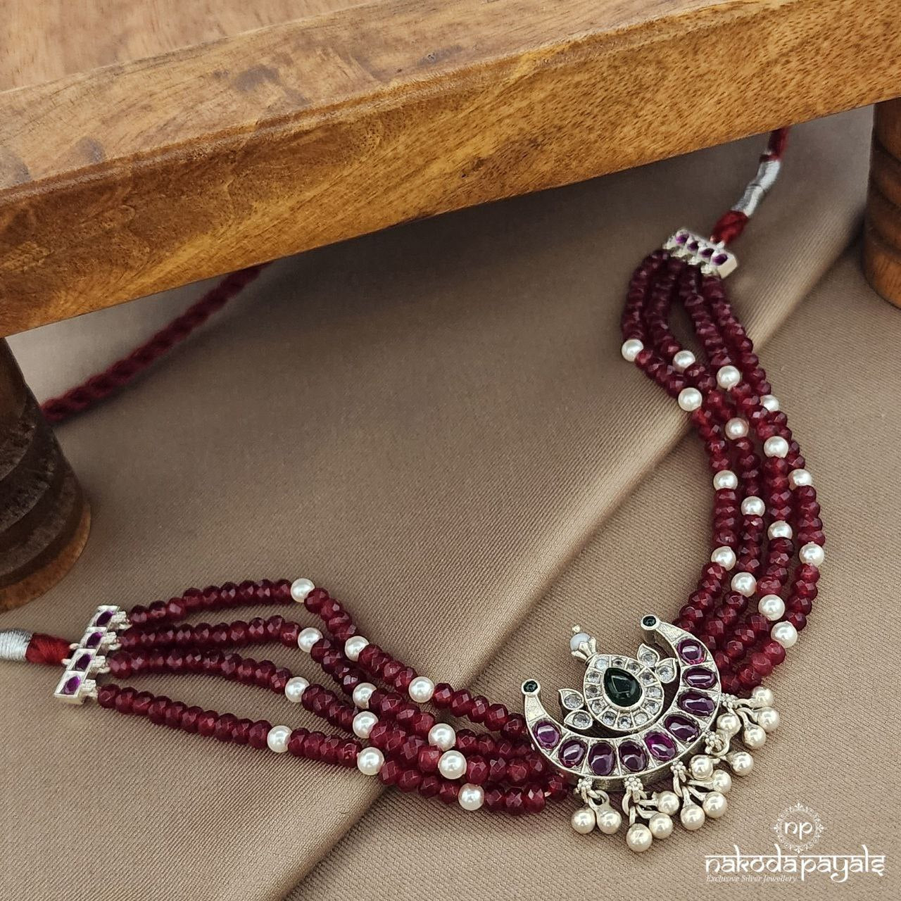 Red Bead Half Moon Choker (N11088)