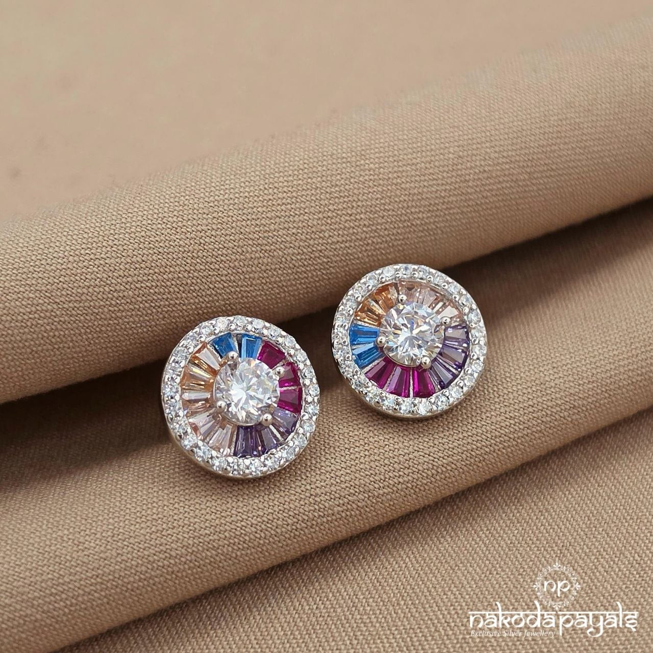 Elegant Circular Studs (St4009)