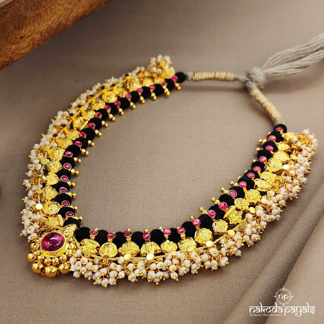 Traditional Kundan Guttapusalu Neckpiece (Gn9343)
