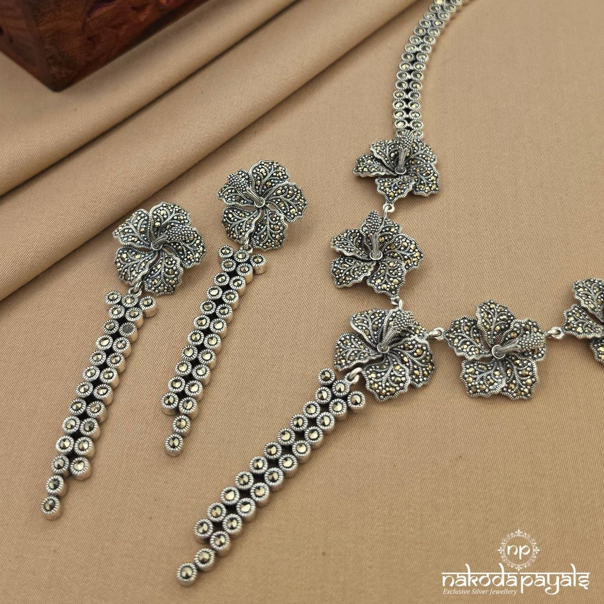 Floral Marcasite Neckpiece With Earring (N12162)
