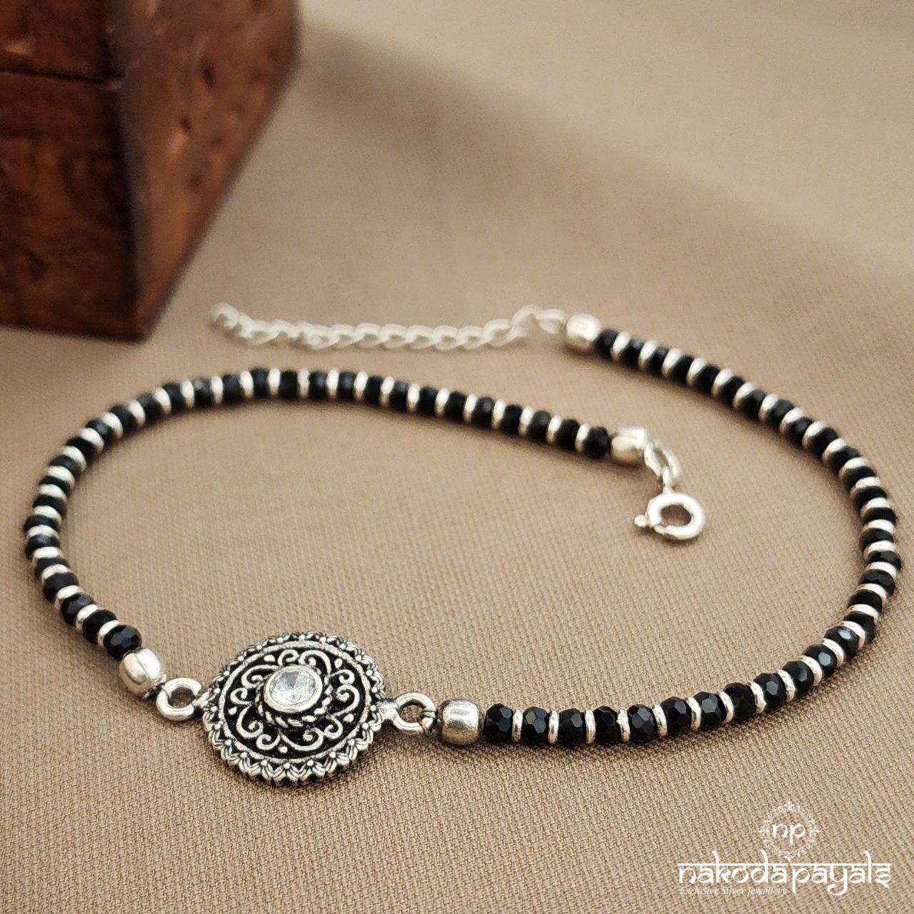 White Nazariya Anklets (Nz0732)