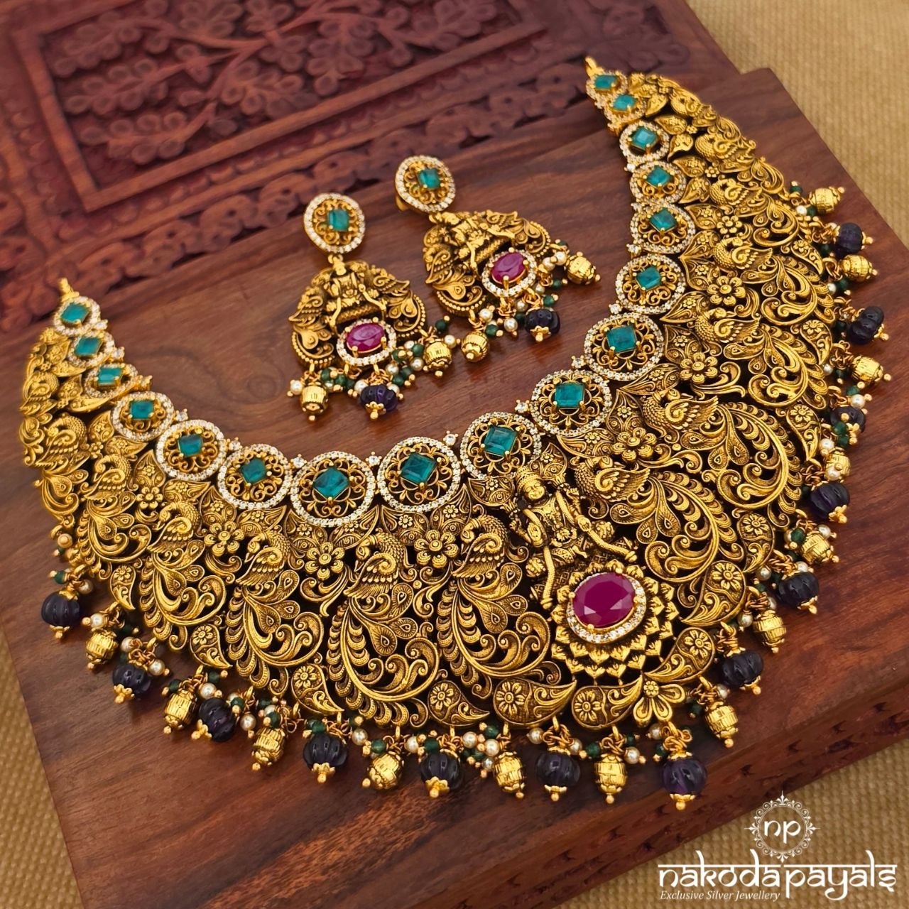 Traditional Vishnu Neckpiece With Earrings (Gn10567)