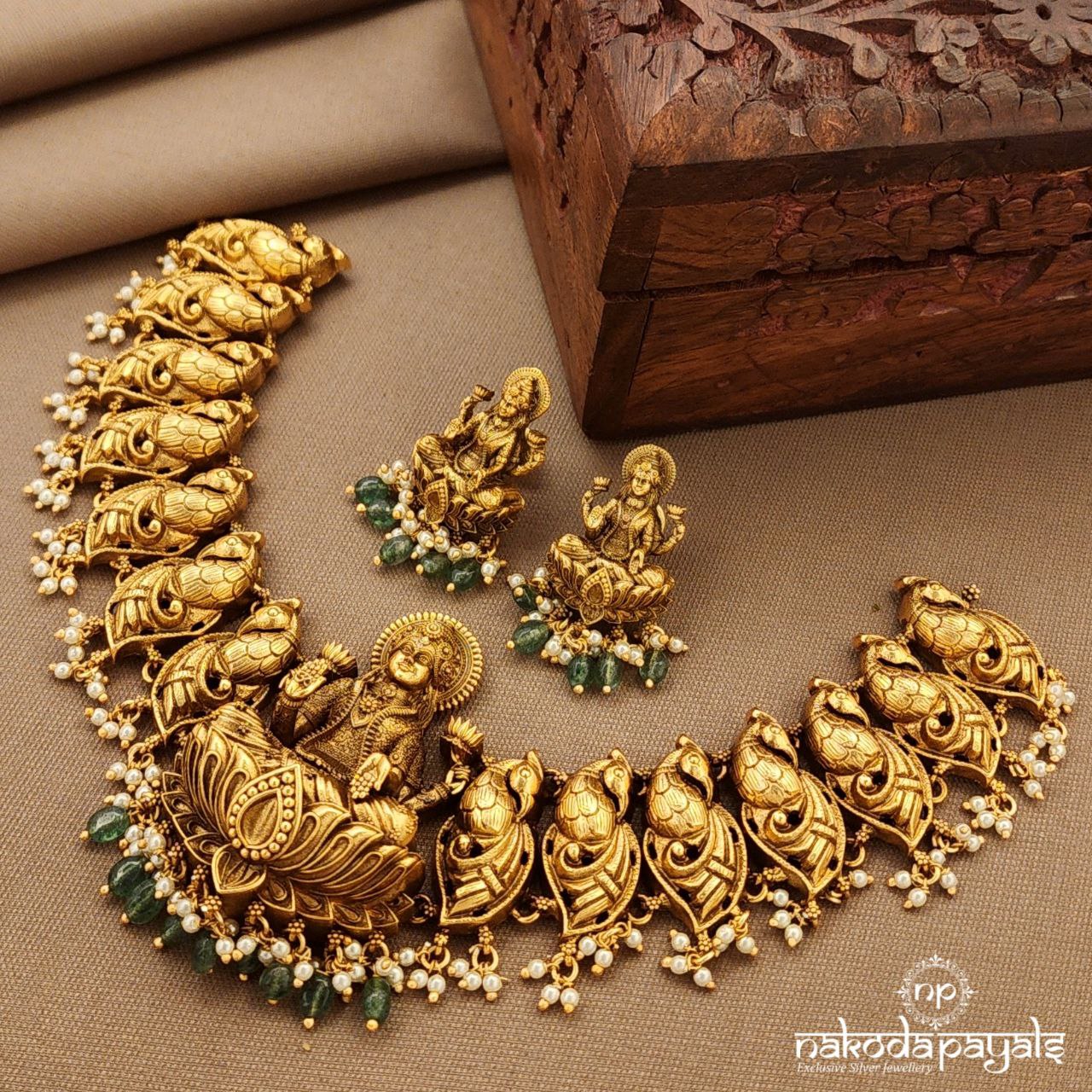 Lakshmi Neckpiece With Earrings (Gn9920)