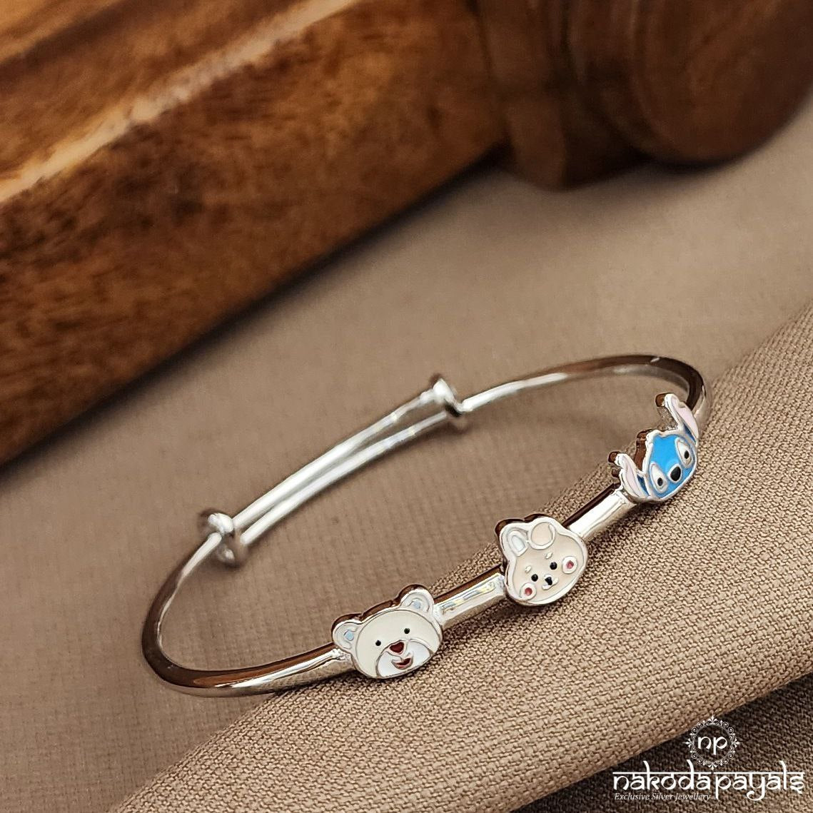 Graceful Panda Single Kada (Ka9438)