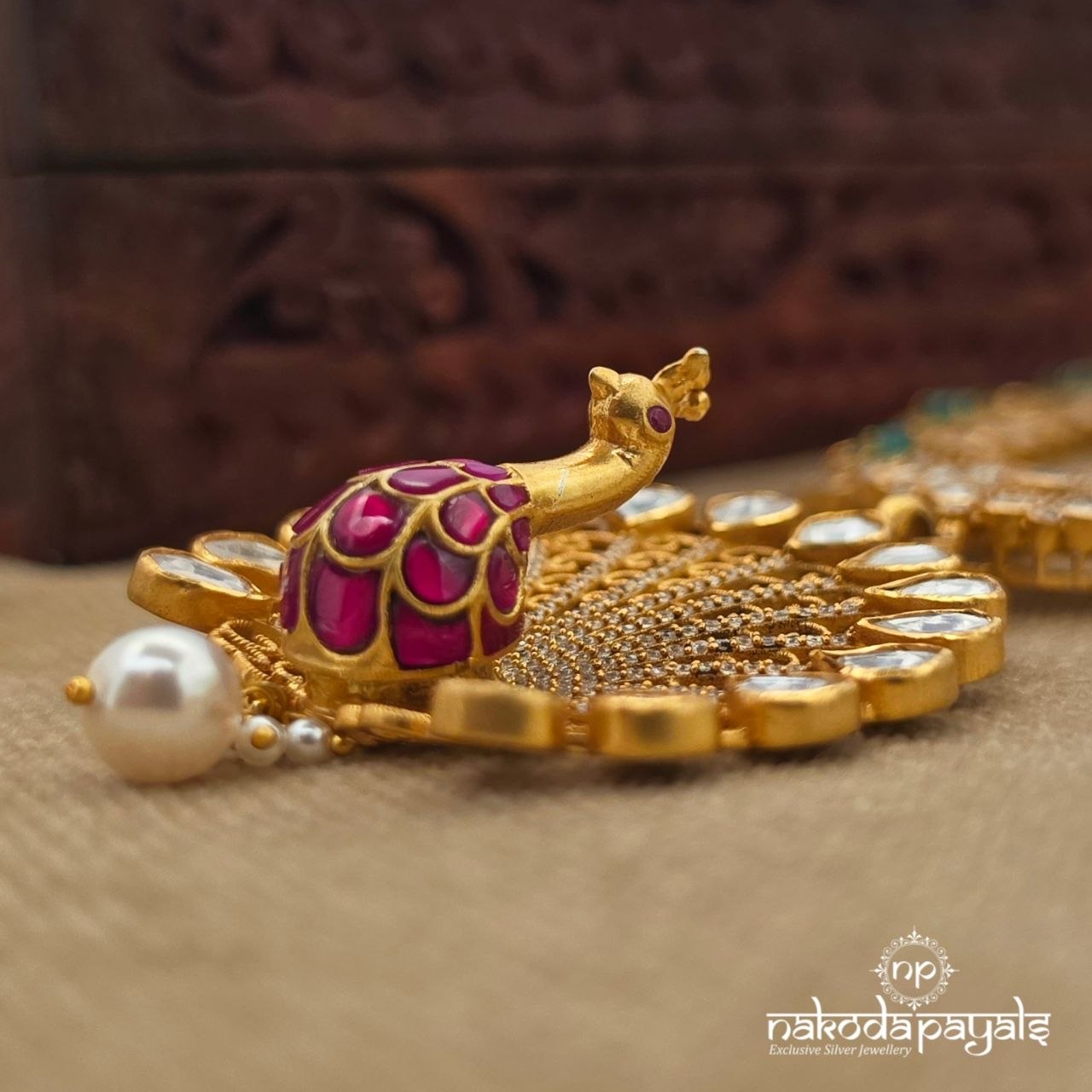 Captivating Peacock Neckpiece With Earrings (Gn10575)