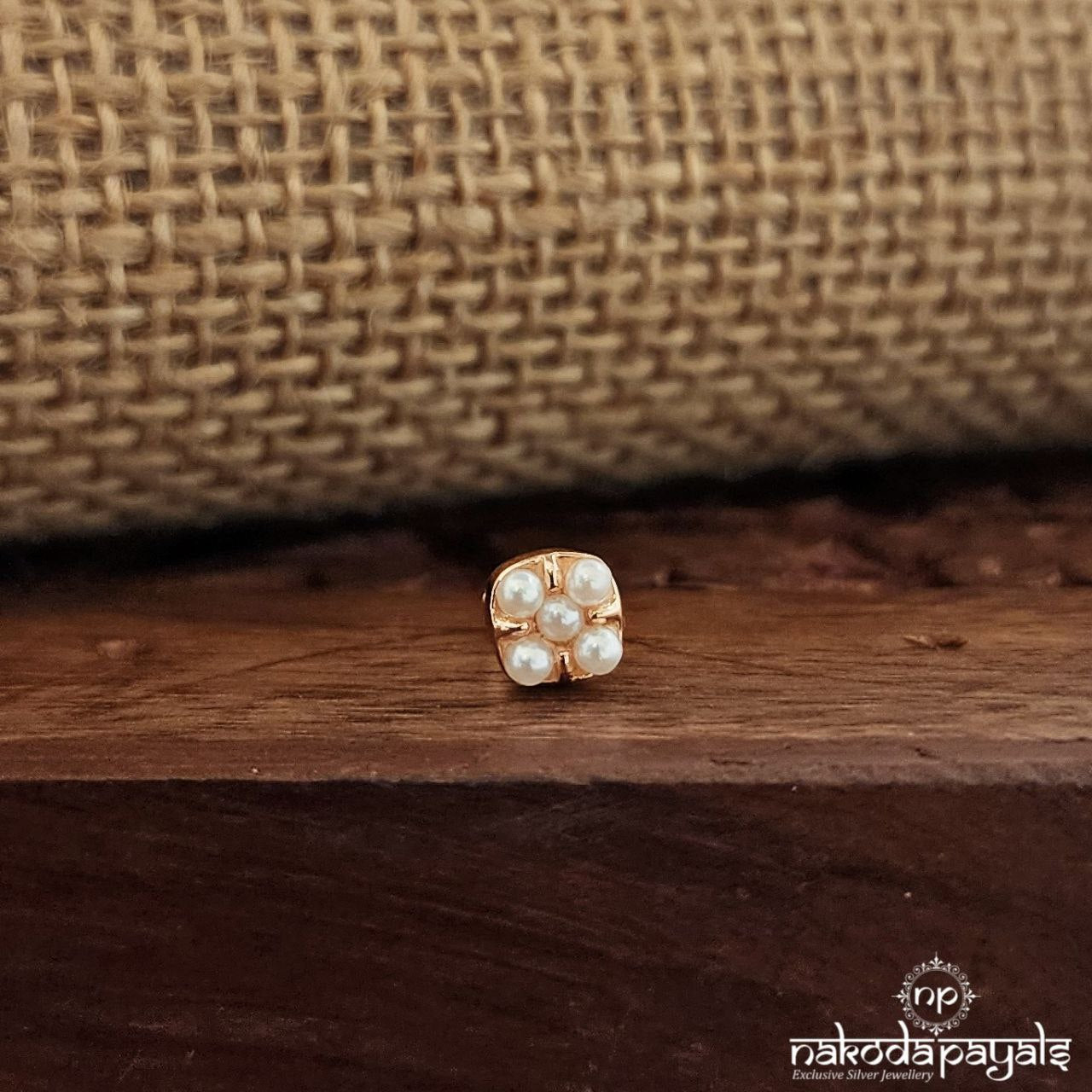 Squarish Pearl Nosepin(Np773)