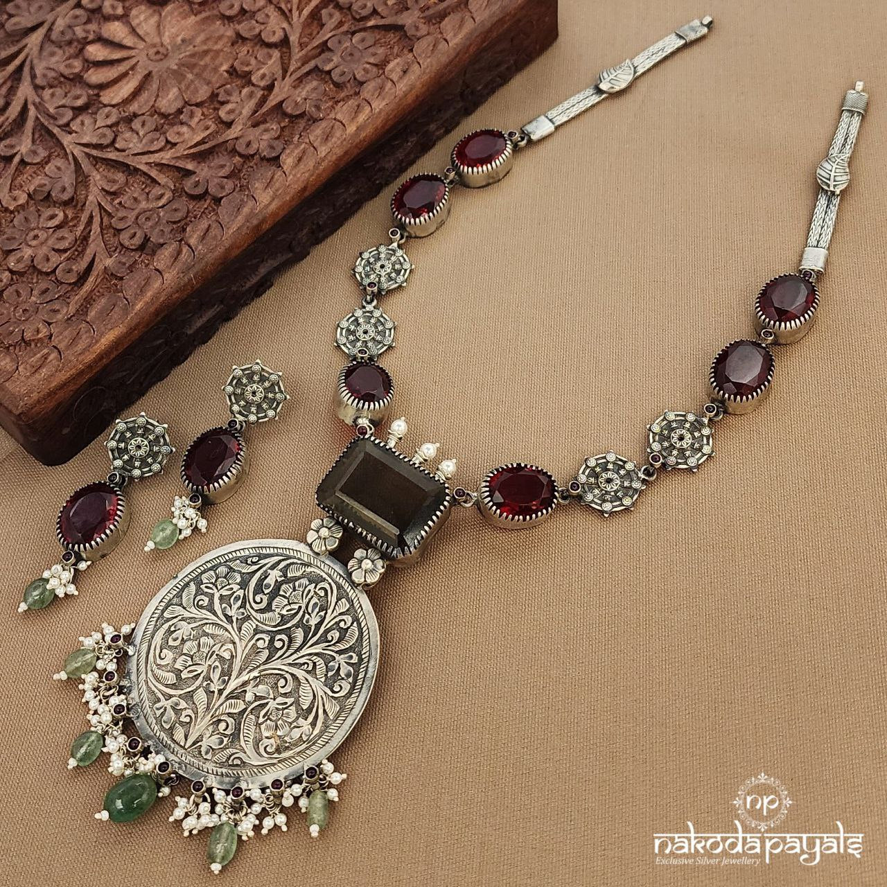 Rectangular Black Neckpiece With Earrings (N11170)