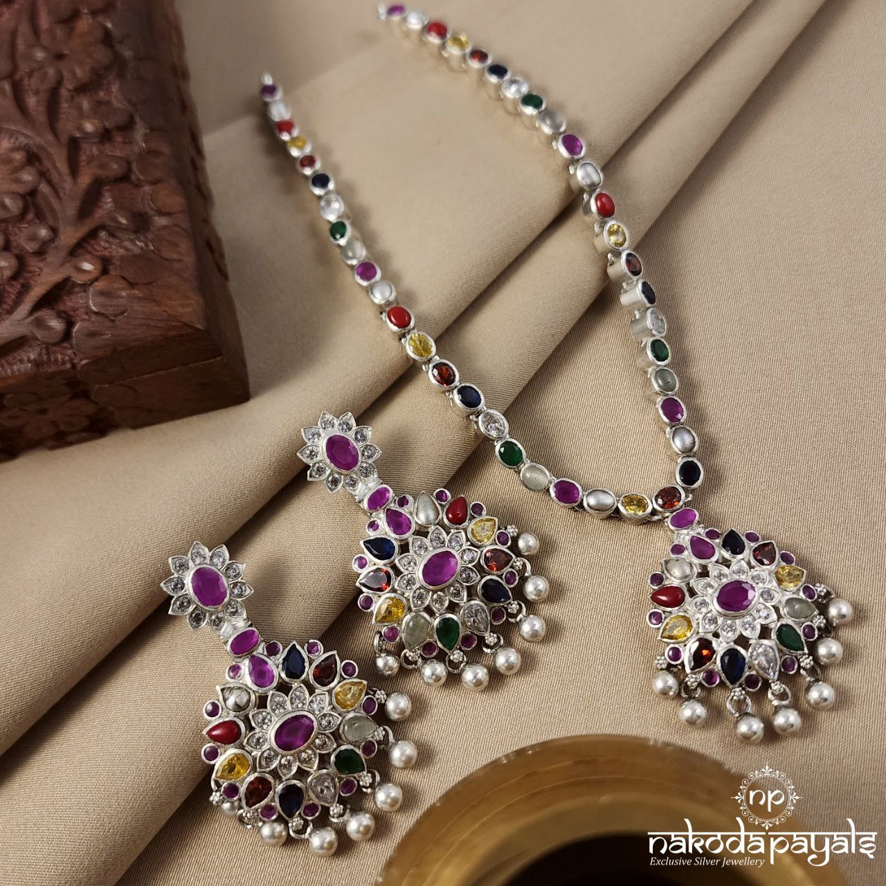 Navaratna Neckpiece With Earrings (N10471)