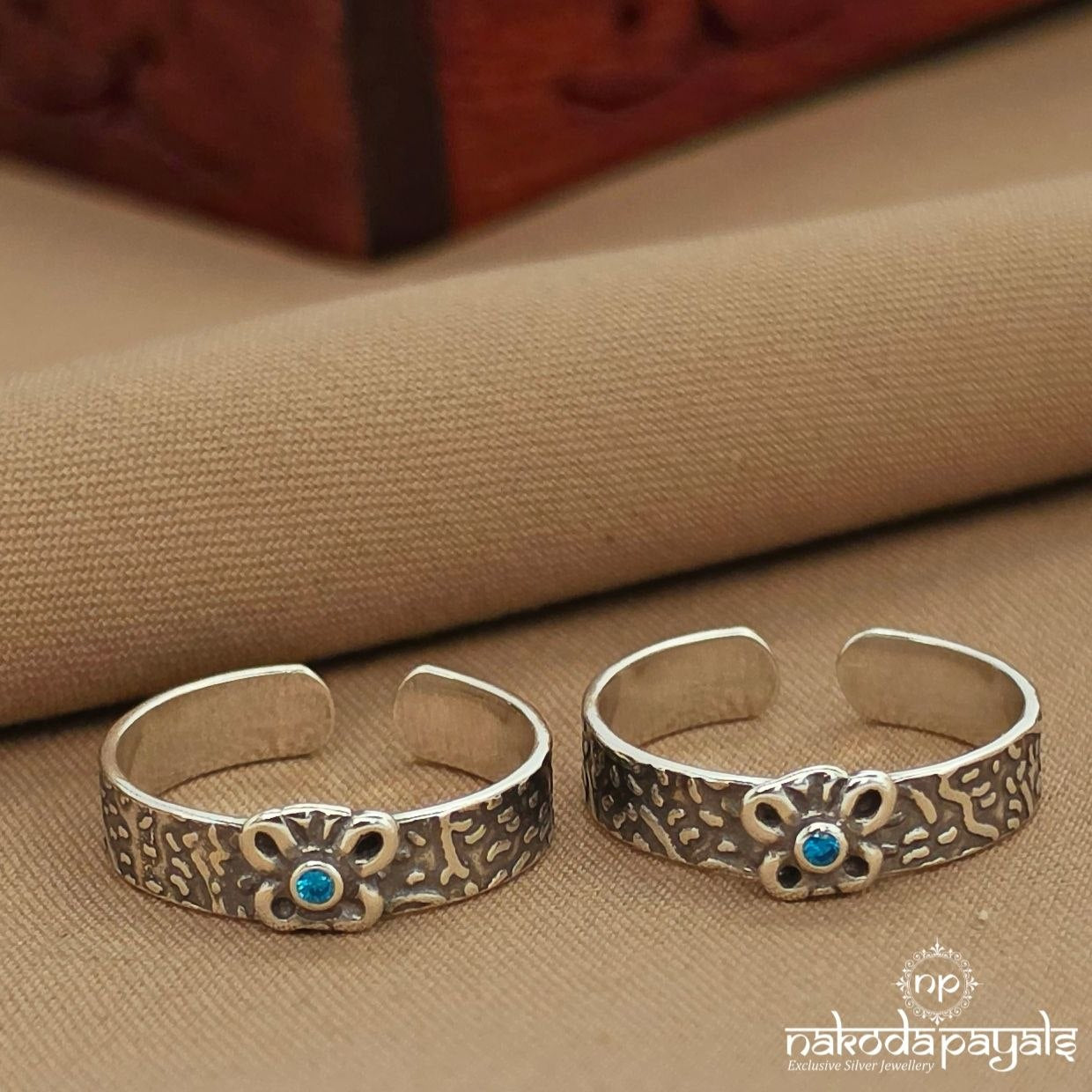 Butterfly Blue Dot Toerings (T4841)