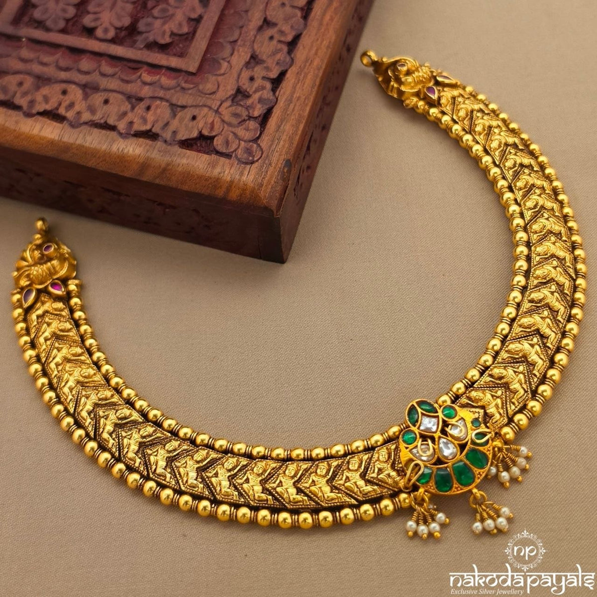 Exclusive Pearl Drop Ball Dot Neckpiece (Gn10657)