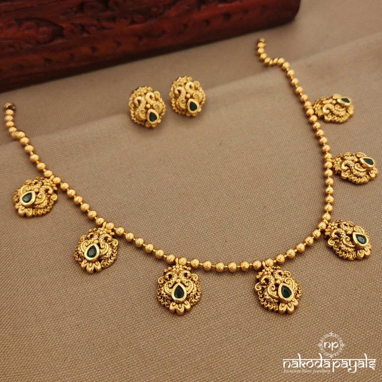 Green Drop Neckpiece With Earrings (Gn9983)