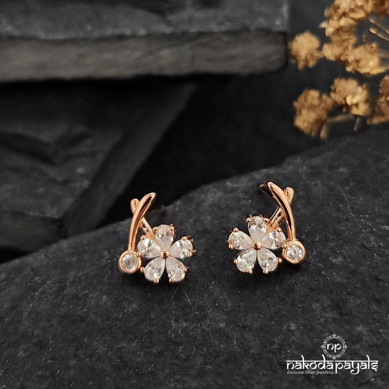 Jewelry Gold Hoops With Roses Rose Gold White Flower Earrings (St3324)
