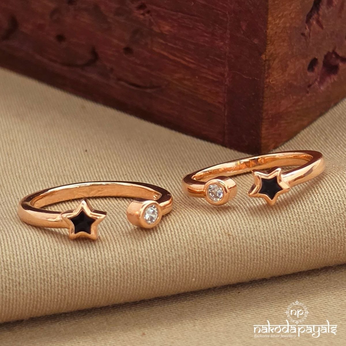 Rose Gold Star Toerings (T4818)